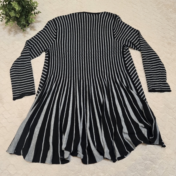 Soft Surroundings Black and Gray Downtown Waterfall Cardigan, Size Small - Picture 5 of 5